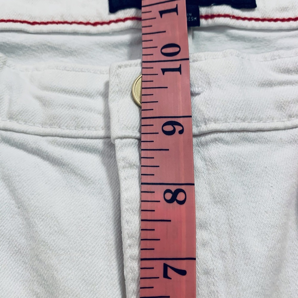 NWT Shorts: Denim, Cuffed, Mid-Rise, 9" Inseam, White, Tommy Hilfiger - Picture 11 of 12